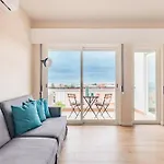 Sunny With Ocean Views Кашкайш