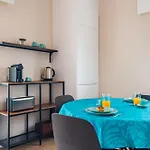 Sunny With Ocean Views Апартаменты
