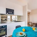 Sunny With Ocean Views Апартаменты Кашкайш
