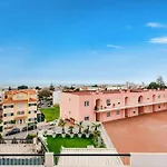 Апартаменты Sunny With Ocean Views *