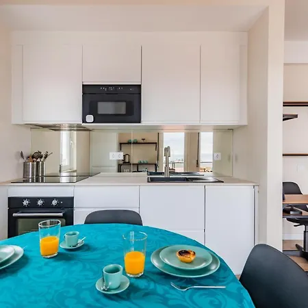 Sunny With Ocean Views Apartman Cascais