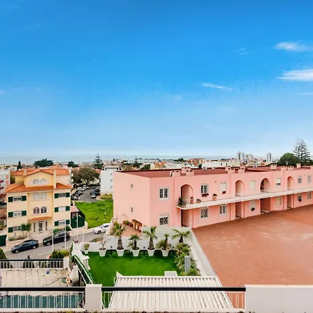 Sunny With Ocean Views Apartmán