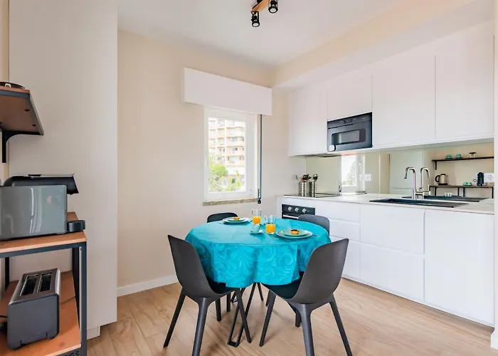 Lägenhet Sunny With Ocean Views