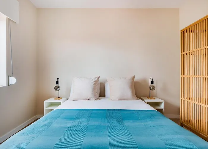 Sunny With Ocean Views Apartment *