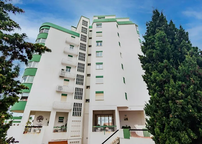 Sunny With Ocean Views Apartment *