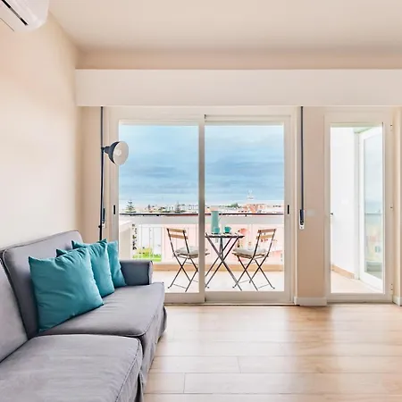 Sunny With Ocean Views Cascais