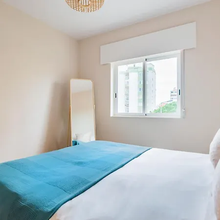 Sunny With Ocean Views Apartment *