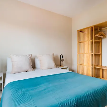 Sunny With Ocean Views Apartment